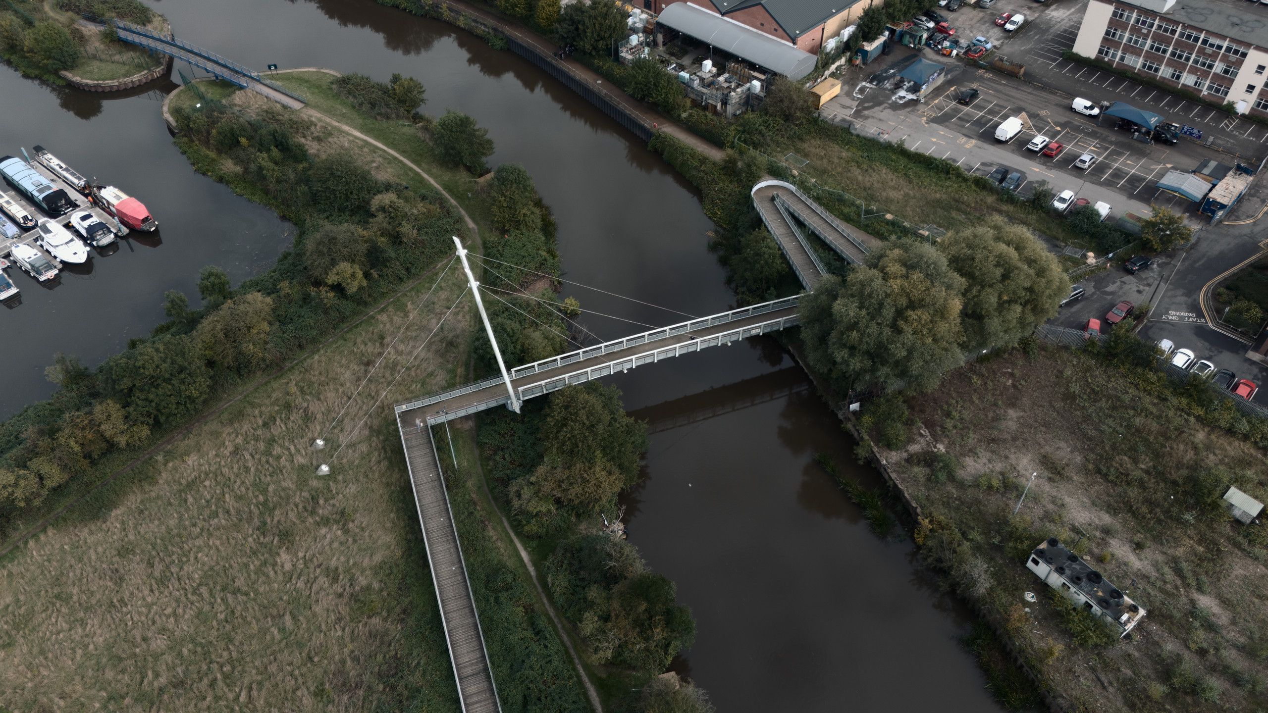 Aerial view of Jubilee Bridge and the River Trent near Newark-on-Trent